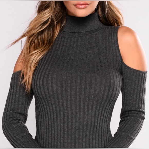 Lez a Lez Gray Cold-Shoulder Ribbed Knit cropped Sweater women's size Small - Picture 1 of 6
